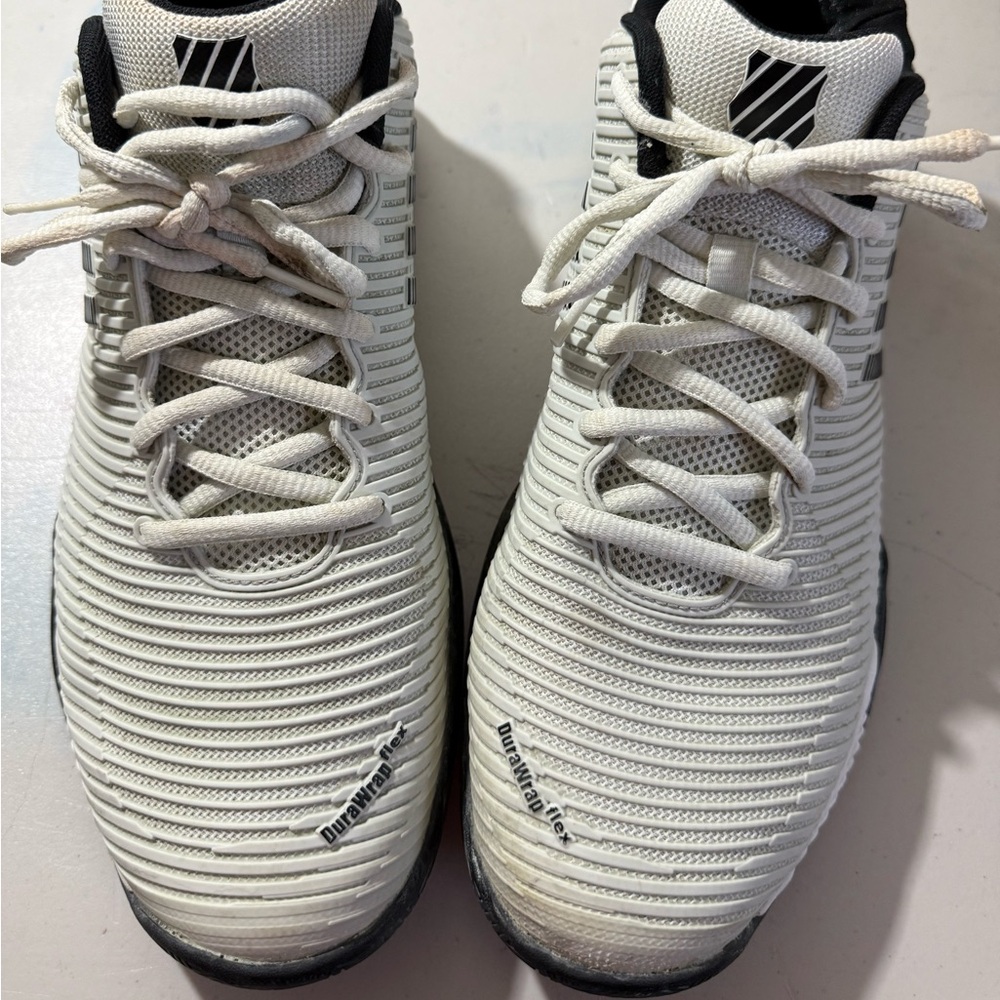 K-SWISS Hypercourt Express 2 Tennis Sneakers |USA Men’s size 11.5/White and Blk.